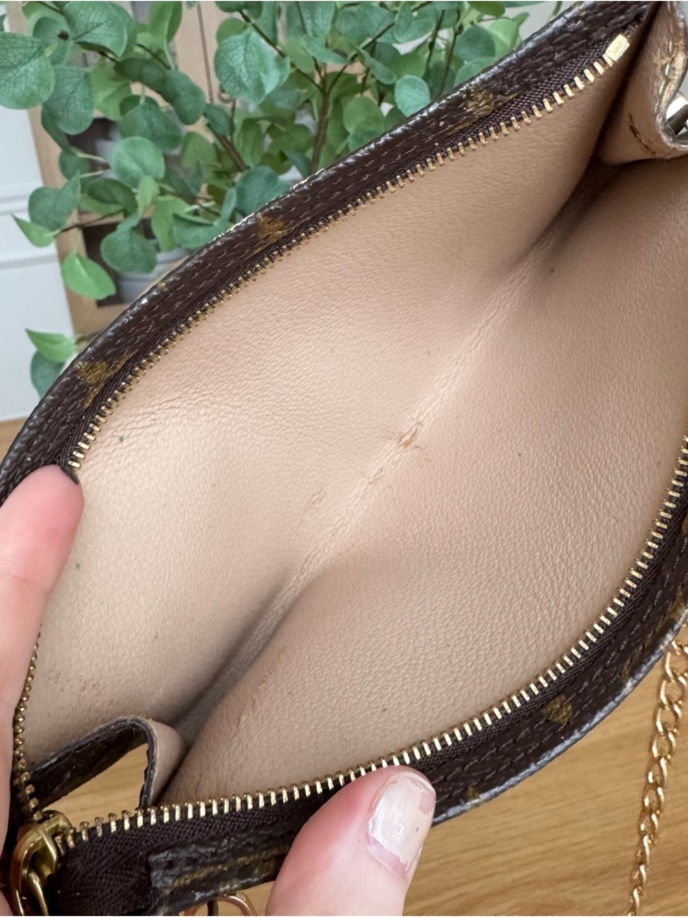 ✅AUTH✅LOUIS VUITTON MONO MINI BAG - Picture 6 of 9